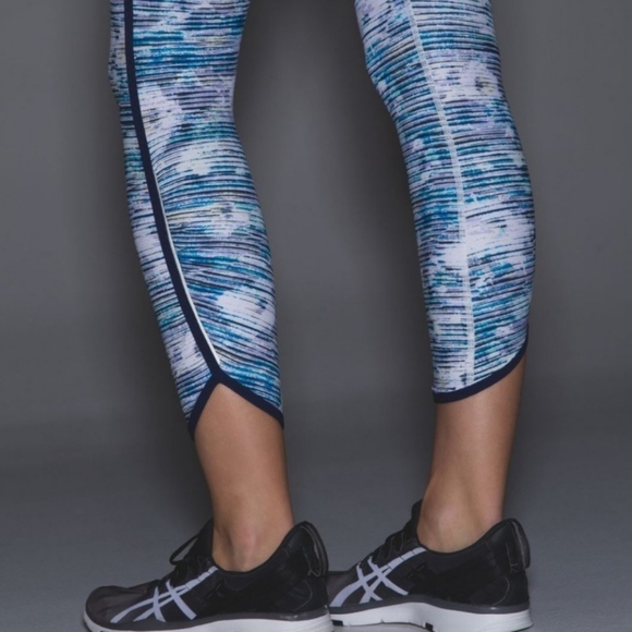 Lululemon Real Quick Tight Blurry Belle Multi Hero Blue, Size 12 - Picture 8 of 16